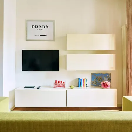 Il Comfort Dello Spazio, In Un Bilocale * Milan